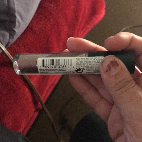 Revlon lip gloss 302 glazing lilac - Picture 3 of 3